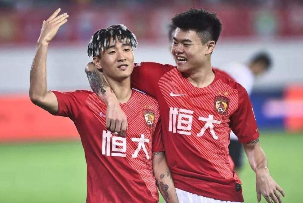 文德斯指出，其主人公进入德国的过去，是为了个人，而非为了政治。